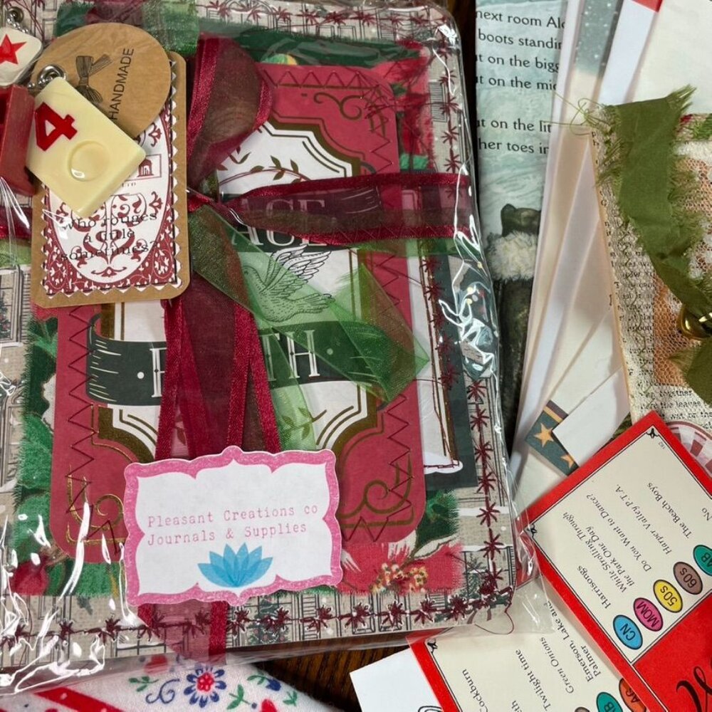 Christmas Junk Journal Includes Charm u Washi Fabric Wrap Tons Ephemera Handmad - Picture 7 of 16